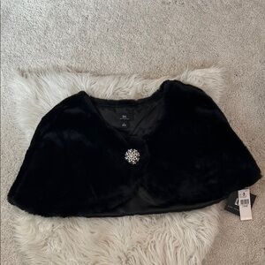 I.N San Francisco Gorgeous black faux fur pearl faux diamond broach